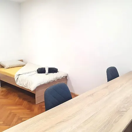 Flat Near The Center With Free Parking Apartment *